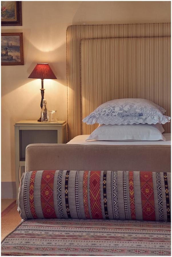 Hotel De L Orange Sommières Extérieur photo